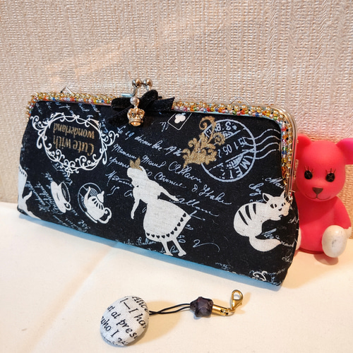 不思議の国のアリス☆キラキラがま口 ペンケース、メガネ 、プルーム  