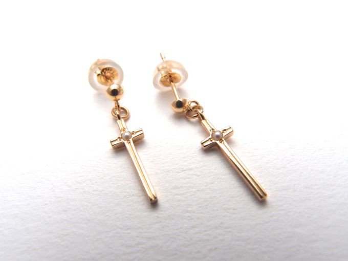 【G2MIX】 淡水ベビーパール付き 18金 クロスピアス