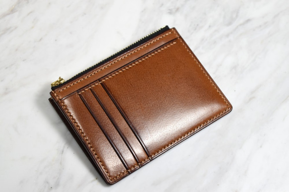 自身のレザー - イタリアのベジタブルなめしカーフスキンの財布 1枚目の画像