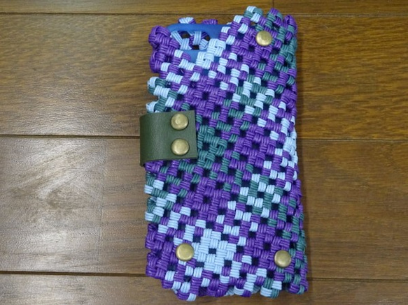 【紫陽花シリーズ・紫/斜め編み】手編みスマホケース、通気性抜群♪【iPhone/Android 対応！！！】 2枚目の画像