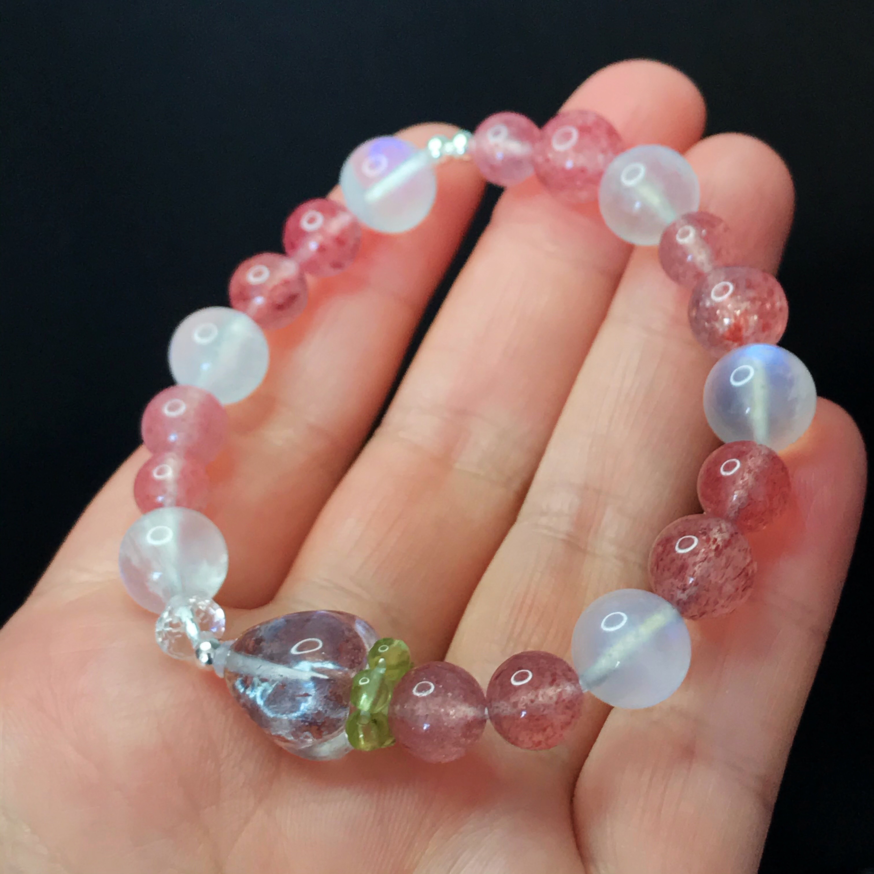 イギリス発送　透明度高い トップグレード　天然ストロベリークォーツ　オーロラクォーツ苺　ブレスレット 希少一期一会