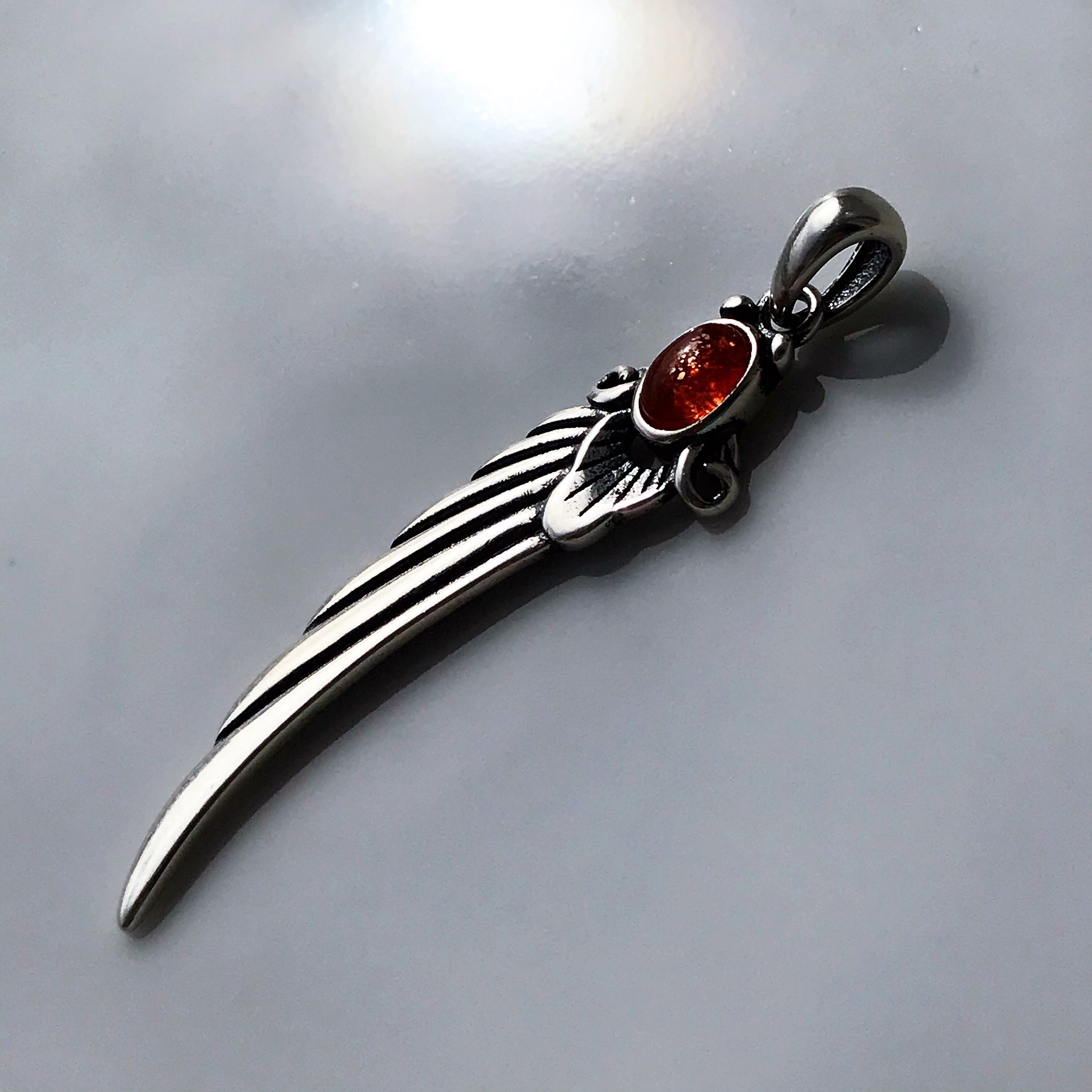 イギリス発送　希少タンザニア産「勝利の石」 プレミアム級 ゴールドサンストーン 羽毛ネックレス