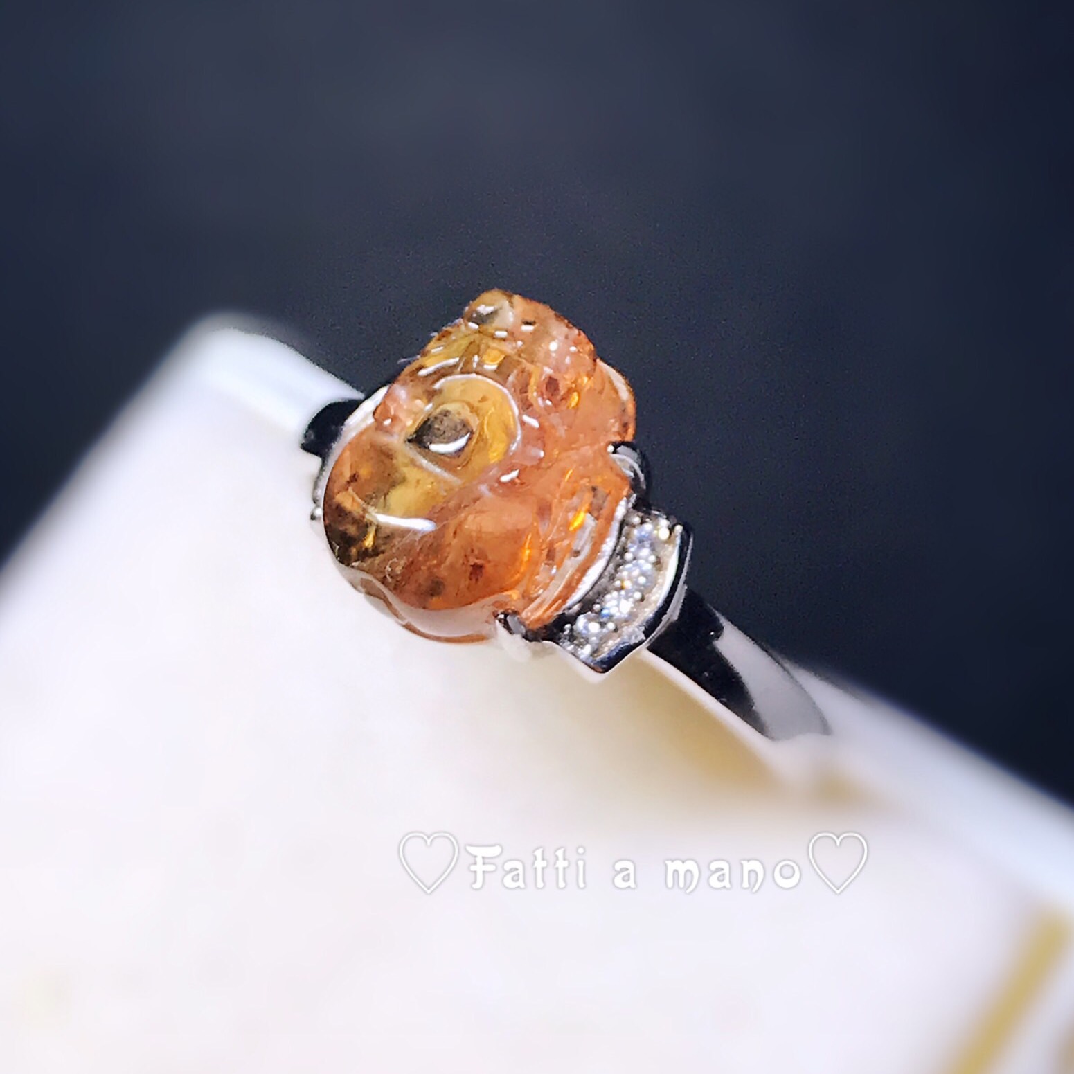 イギリス発　お買い得 ハイクォリティ 天然手彫り貔貅さん 天然トルマリンリング 指輪 虹あり 綺麗に輝く 虹あり