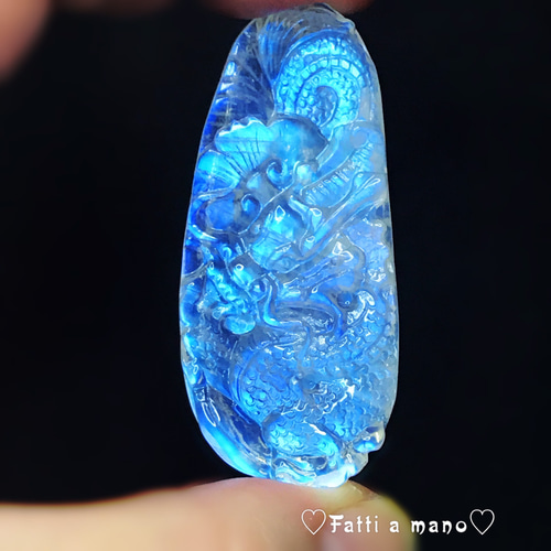 イギリス発送 ブルームーンストーン ドラゴンさん 龍 縁起物 ブルー