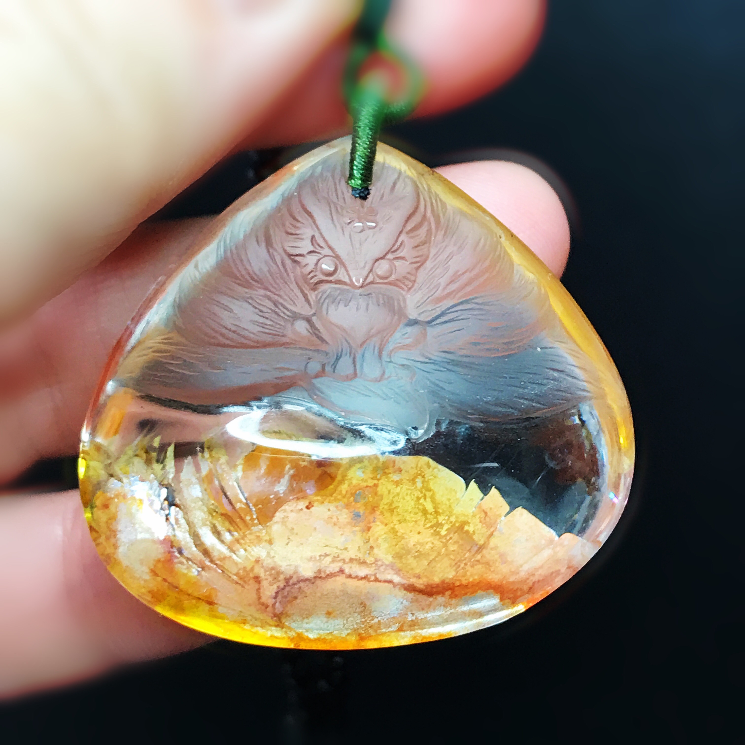 赤字セール　イギリス発送　超レア物 かなり入手困難 貴重虹あり　オーロラクォーツ　九尾の狐 ネックレス 手彫作品　縁起物