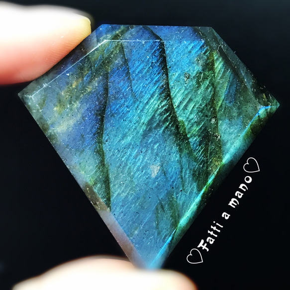 イギリス発送　希少ダイヤモンド型　ラブラドライトルース シラーあり 宇宙からのメッセージ 神秘的 ゴージャス マクラメ 1枚目の画像