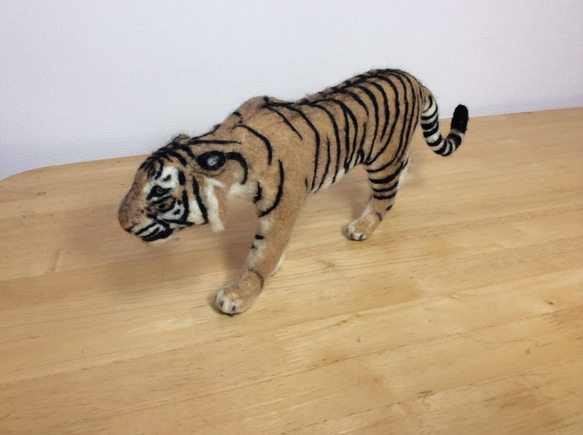 Tiger/虎 トラ羊毛フェルト 全身 4枚目の画像