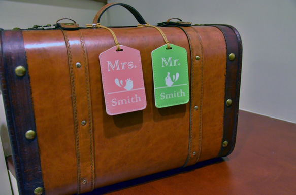 行李吊牌-客製化英文姓氏/底色-情人節/結婚禮物 第2張的照片