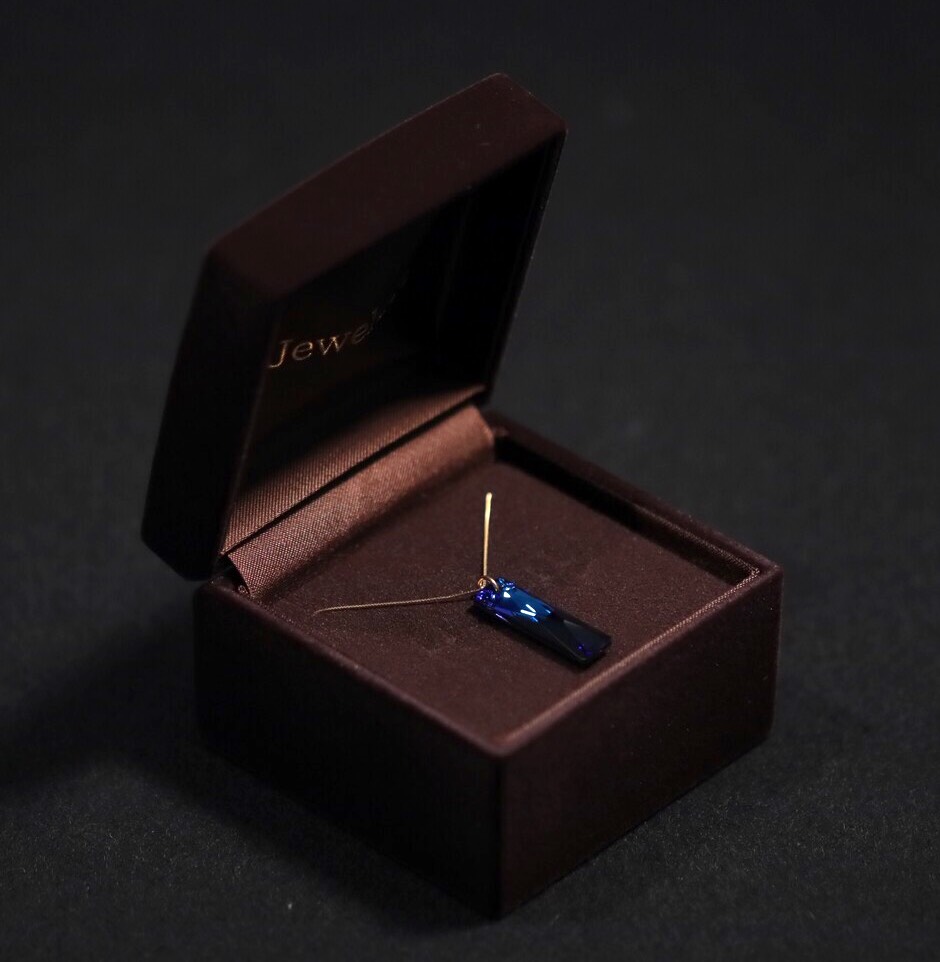 K18チェーンとスワロフスキーのネックレス