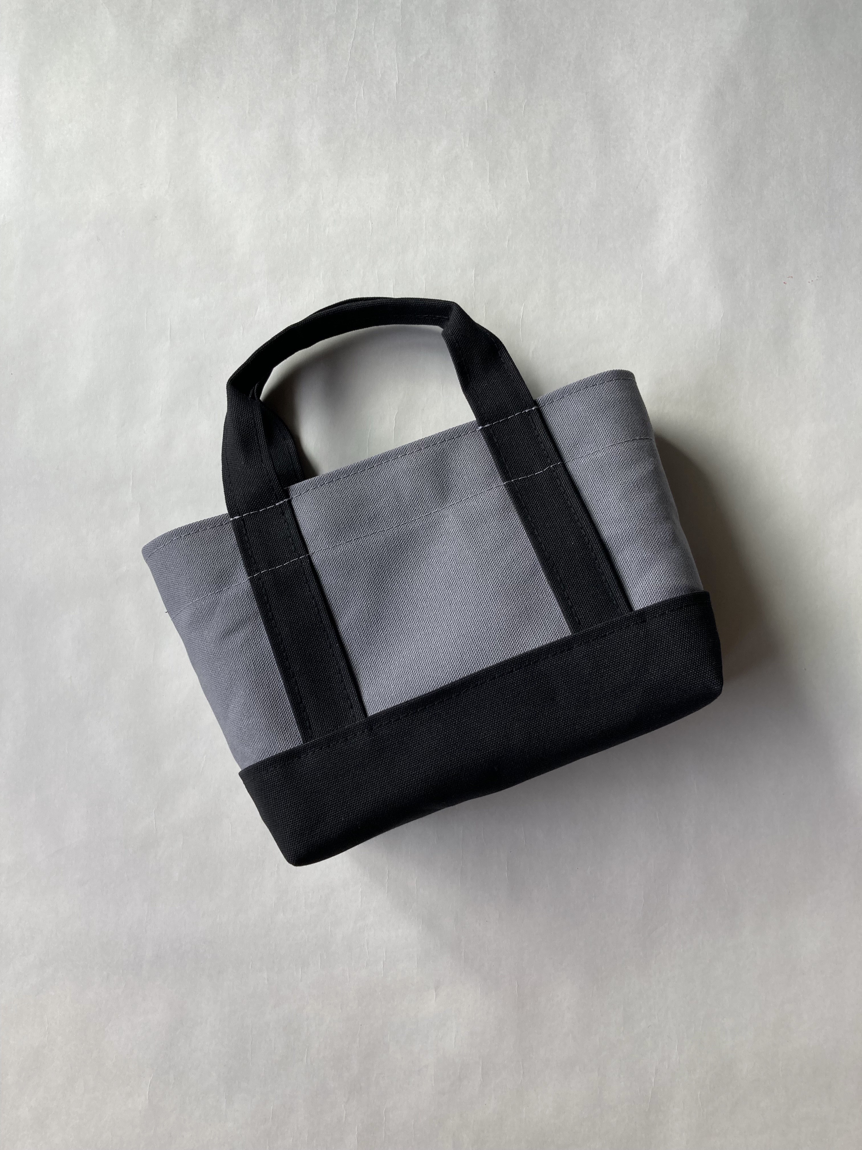 (S)少しだけ自分へのご褒美ミニトート「 normal 」（ グレー×ブラック ） 4,675円