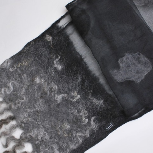 原毛フリンジの布フェルトストール [シルクオーガンジー╱くろ