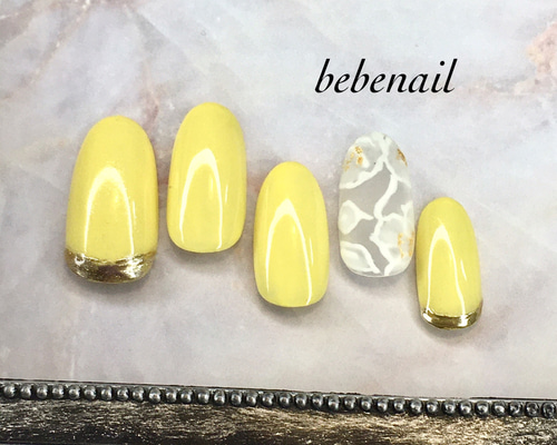 マスタードイエローフラワーネイルチップ ネイルチップ（つけ爪