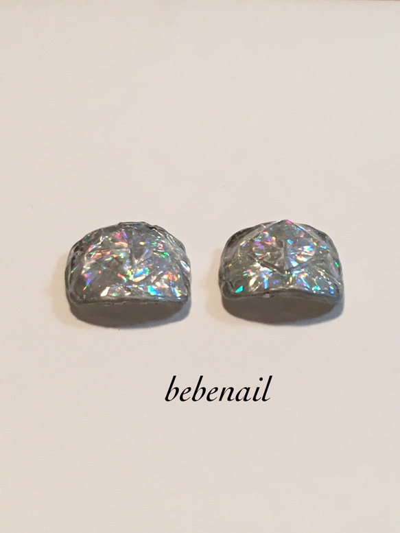 フット親指のみ4月誕生石ダイヤモンドが大人かわいいネイルチップ 2枚目の画像