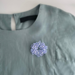 オーガンジー刺繍 紫陽花ブローチ(ライラック色)【受注制作】 7枚目の画像