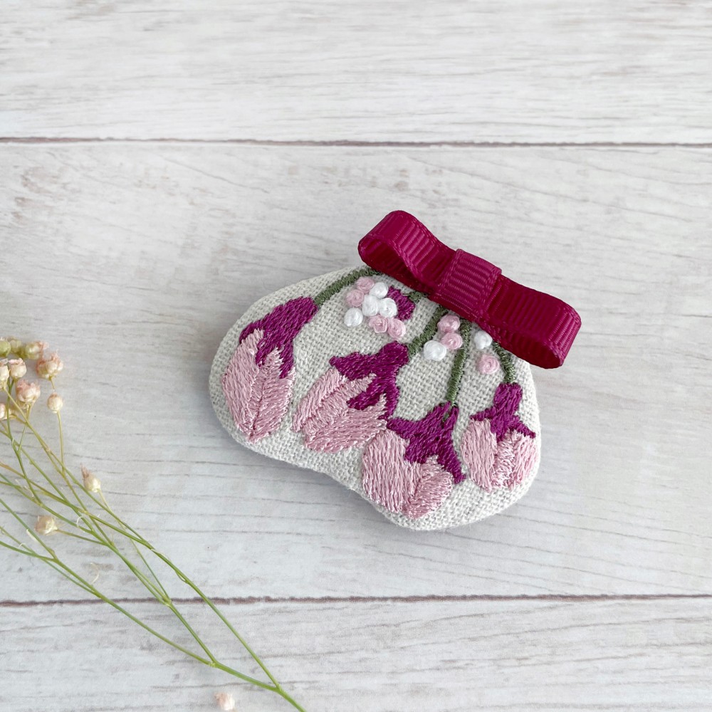 桜のつぼみ刺繍ブローチ(ピンク)【受注制作】 ブローチ jumelle 通販