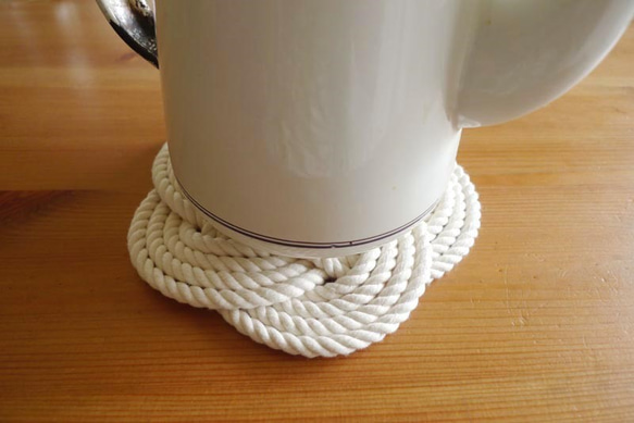 【受注制作】rope potstand 綿ロープの鍋敷き・小〈ロープワーク〉 4枚目の画像