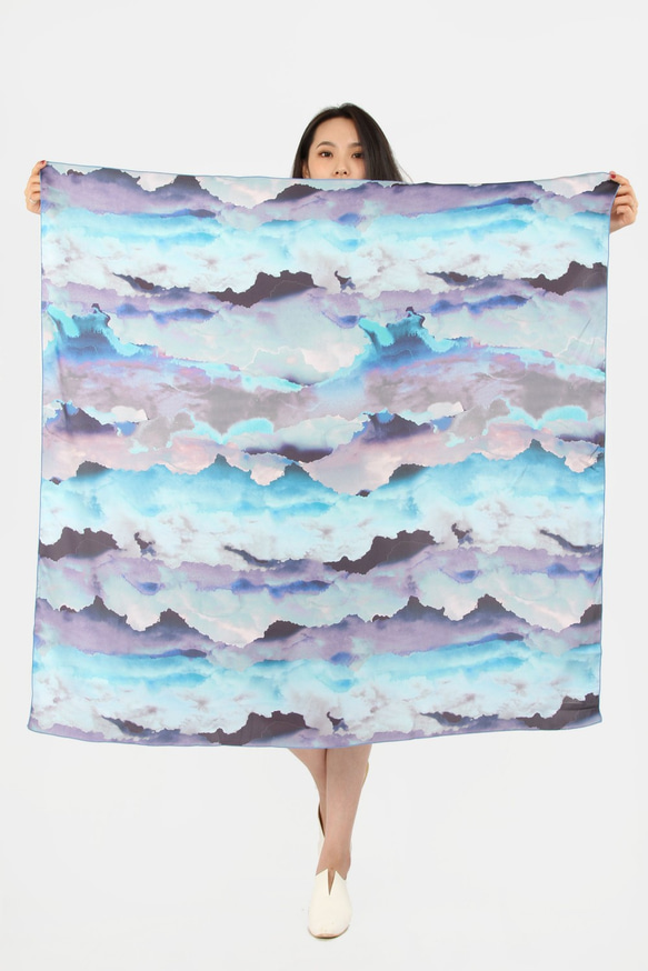 緞面柔軟數位印花方巾-雲彩 第1張的照片