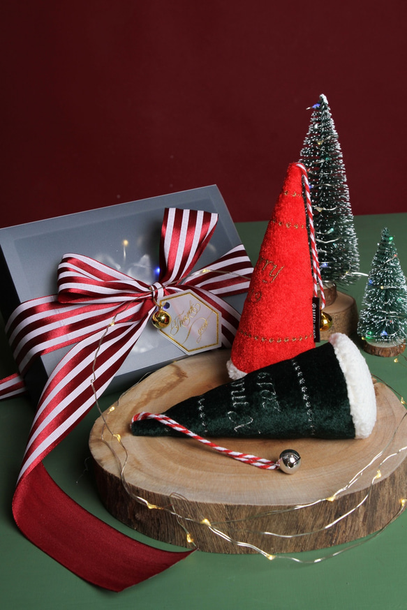2019 MERRY & CHRISTMAS 聖誕樹掛飾禮盒 / 交換禮物 / 聖誕禮物 / 聖誕襪 第1張的照片