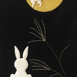 掛け軸仕立てのお月見うさぎのタペストリー 2枚目の画像