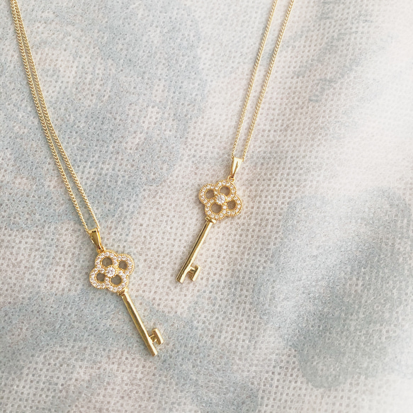 18kgp・美しいジルコニアキーチャームのネックレス・14kgfチェーン 1枚目の画像