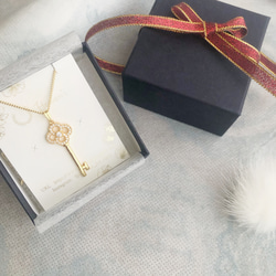 18kgp・美しいジルコニアキーチャームのネックレス・14kgfチェーン 2枚目の画像