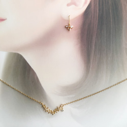 可憐な小花の上品ネックレス（14kgfチェーン） 5枚目の画像