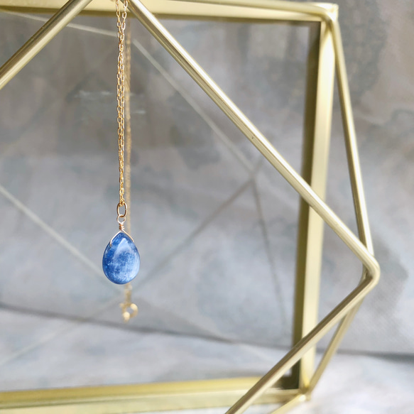 カイヤナイトの上品ネックレス  ‘Peace’ (16kgpチェーン約50cm ) 2枚目の画像