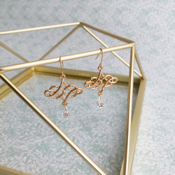 【再販✳︎】スワロフスキーのシャンデリアピアス/ゴールド＊ステンレスフック 4枚目の画像