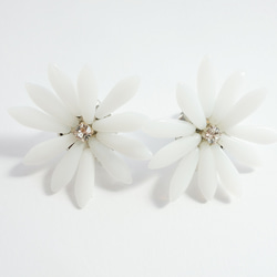 免費送貨♡♡為婚禮超大耳環白色的花朵 第1張的照片