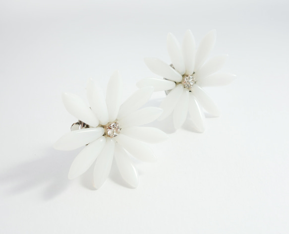 免費送貨♡♡為婚禮超大耳環白色的花朵 第2張的照片