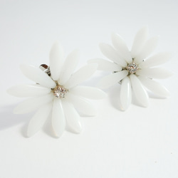 免費送貨♡♡為婚禮超大耳環白色的花朵 第5張的照片