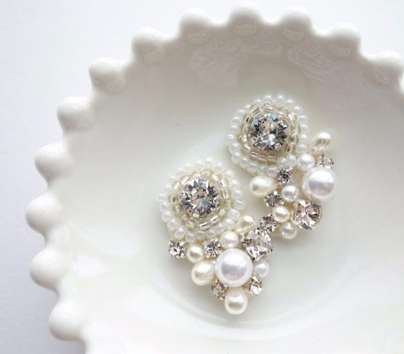 [一再]銷售珠寶刺繡耳環或婚禮的耳環，珍珠♡和施華洛世奇♡ 第1張的照片