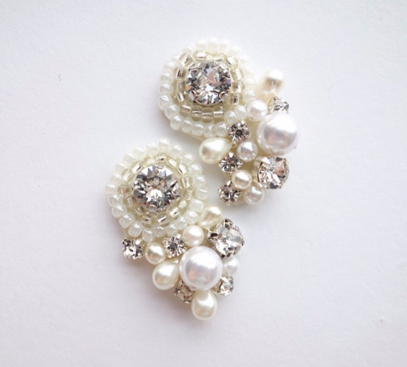 [一再]銷售珠寶刺繡耳環或婚禮的耳環，珍珠♡和施華洛世奇♡ 第2張的照片