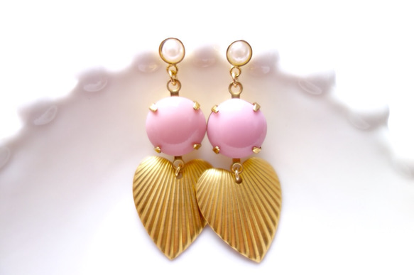 ♡復古粉色燕子和黃銅心珍珠耳環♡ 第1張的照片