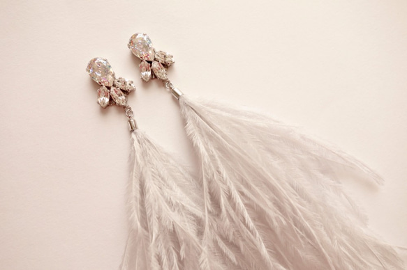 ♡對於婚禮♡水晶施華洛世奇和羽毛流蘇新娘耳環或耳環 第2張的照片