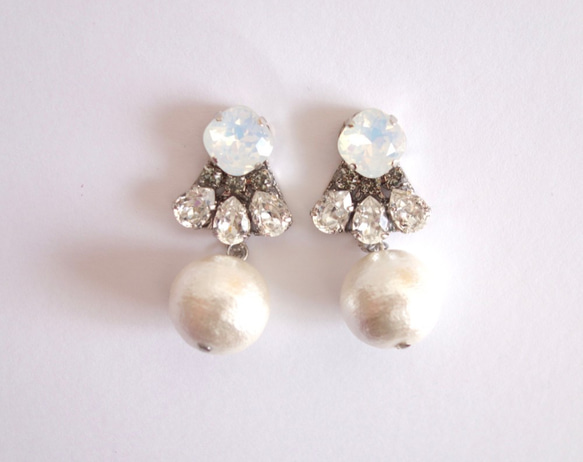 ♡依然♡施華洛世奇水晶和棉珍珠新娘耳環或耳環 第1張的照片