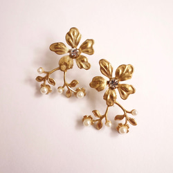 【送料無料&新作】NYヴィンテージ真鍮お花と小枝のピアス 2枚目の画像