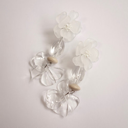 【免運費及新作品】立體花朵和清晰花瓣大夏耳環 第4張的照片