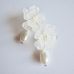 立體花和珍珠珍珠滴 第3張的照片