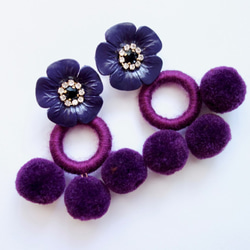 【受注製作】紫レザー花とニットポンポンの２wayクリップイヤリング 1枚目の画像