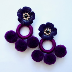 【受注製作】紫レザー花とニットポンポンの２wayクリップイヤリング 5枚目の画像