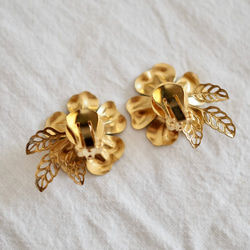 [免費送貨] NY Vintage黃銅花和鏤空葉子耳環 第4張的照片