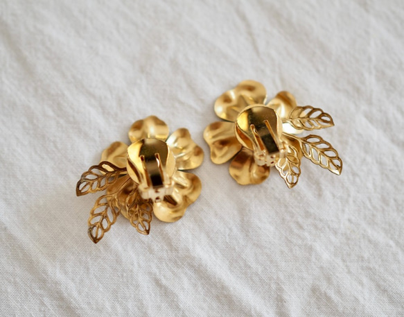[免費送貨] NY Vintage黃銅花和鏤空葉子耳環 第4張的照片