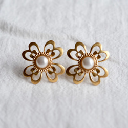[剩1分] NY Vintage黃銅花和珍珠鈕扣三葉草耳環 第4張的照片