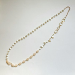 天然玫瑰石英和淡水珍珠的長項鍊 第2張的照片