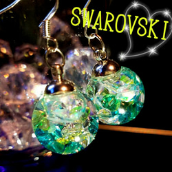 再販✨数量限定❣液体ガラスドーム　スワロフスキー　ひと粒の宝石ピアス　グリーン 2枚目の画像
