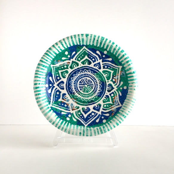 【陶器】モロッコ風曼荼羅柄 グリーンとブルーの飾り皿 インテリアにおすすめ　世界で１つの一点物 1枚目の画像