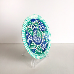 【陶器】モロッコ風曼荼羅柄 グリーンとブルーの飾り皿 インテリアにおすすめ　世界で１つの一点物 2枚目の画像