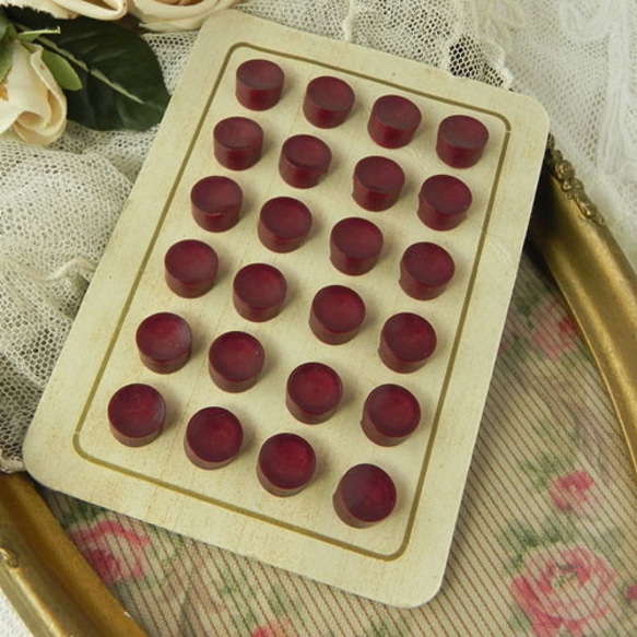 フランス、アンティークボタン・シート　バーガンディ・ボタン２４個分『特別企画1707』 ←送料無料 人気・おすすめ｜使いやすい・旅行におすすめ 品質保証 全国発送 正規品・日本国内発送・安心保証付き