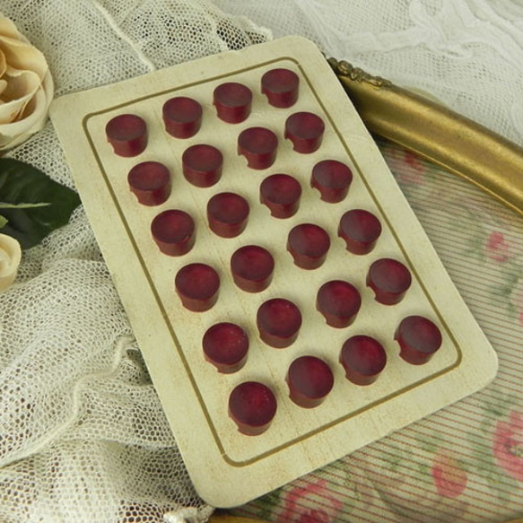 フランス、アンティークボタン・シート　バーガンディ・ボタン２４個分『特別企画1707』 ←送料無料 人気・おすすめ｜使いやすい・旅行におすすめ 品質保証 全国発送 正規品・日本国内発送・安心保証付き